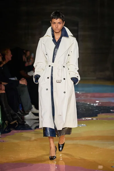 Look 7